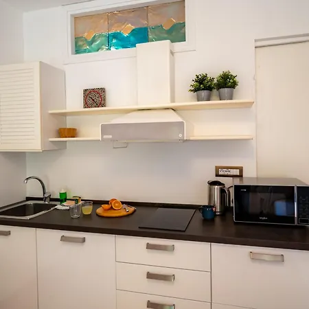 Guesthost - Modern Escape With Pool & Sunny Terrace * סנרמו