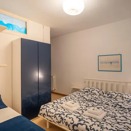 Guesthost - Modern Escape With Pool & Sunny Terrace Appartement